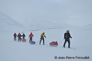 G&eacute;rard Bodineau en raid &agrave; ski au Spitzberg. Image � Jean-Pierre Fenouillet